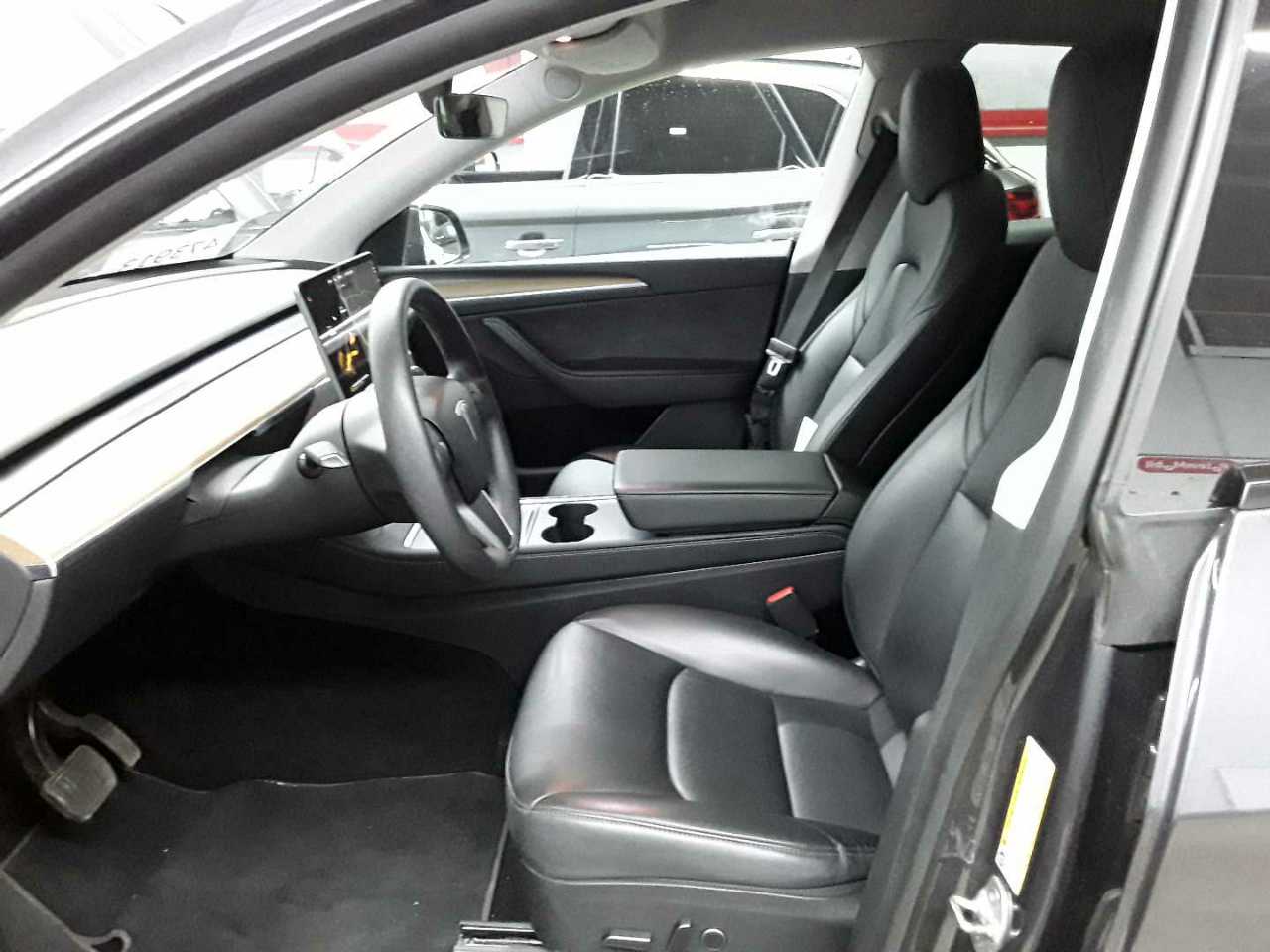 Tesla Model Y Long Range Dual Motor AWD 7