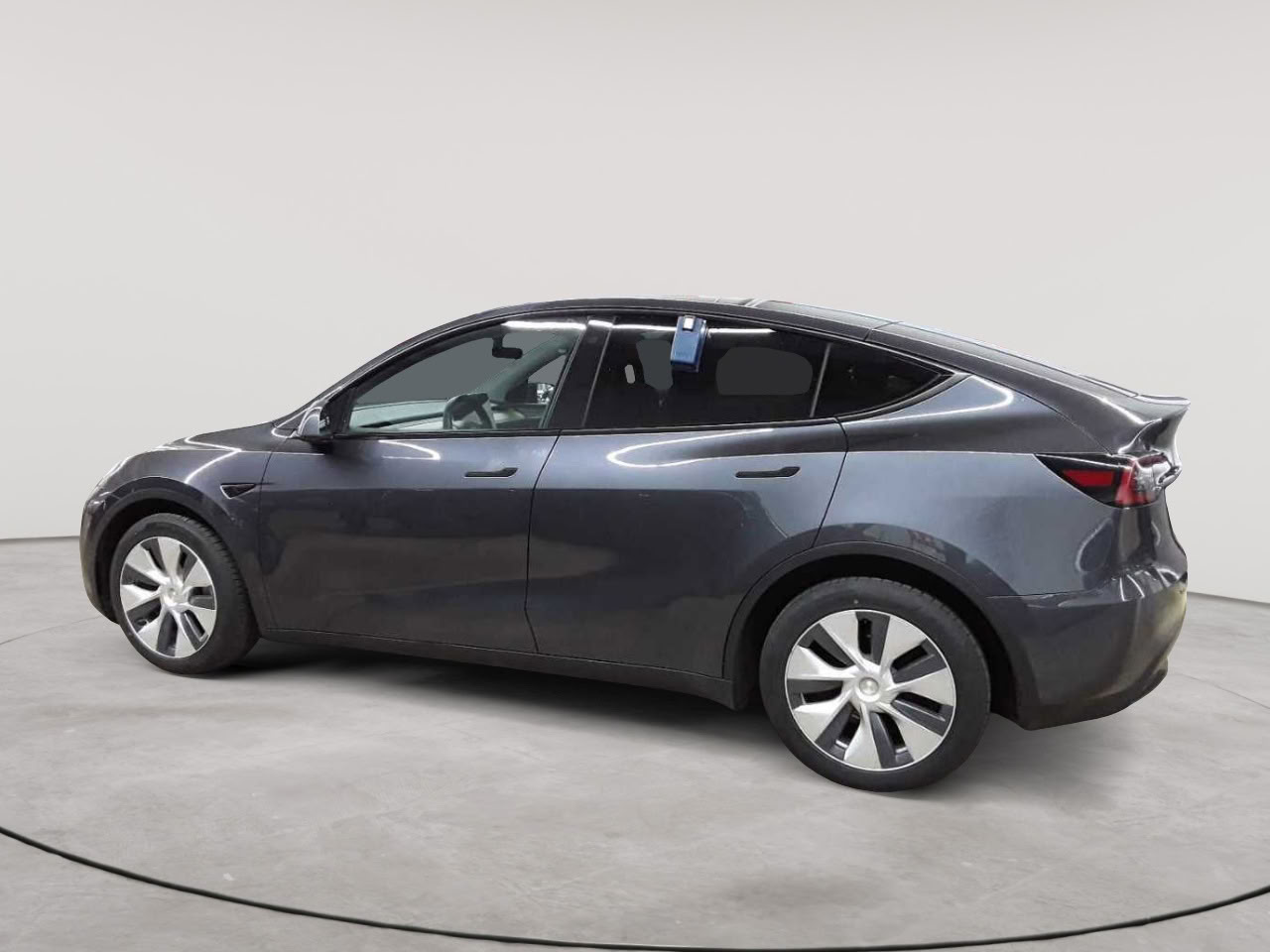 Tesla Model Y Long Range Dual Motor AWD 6