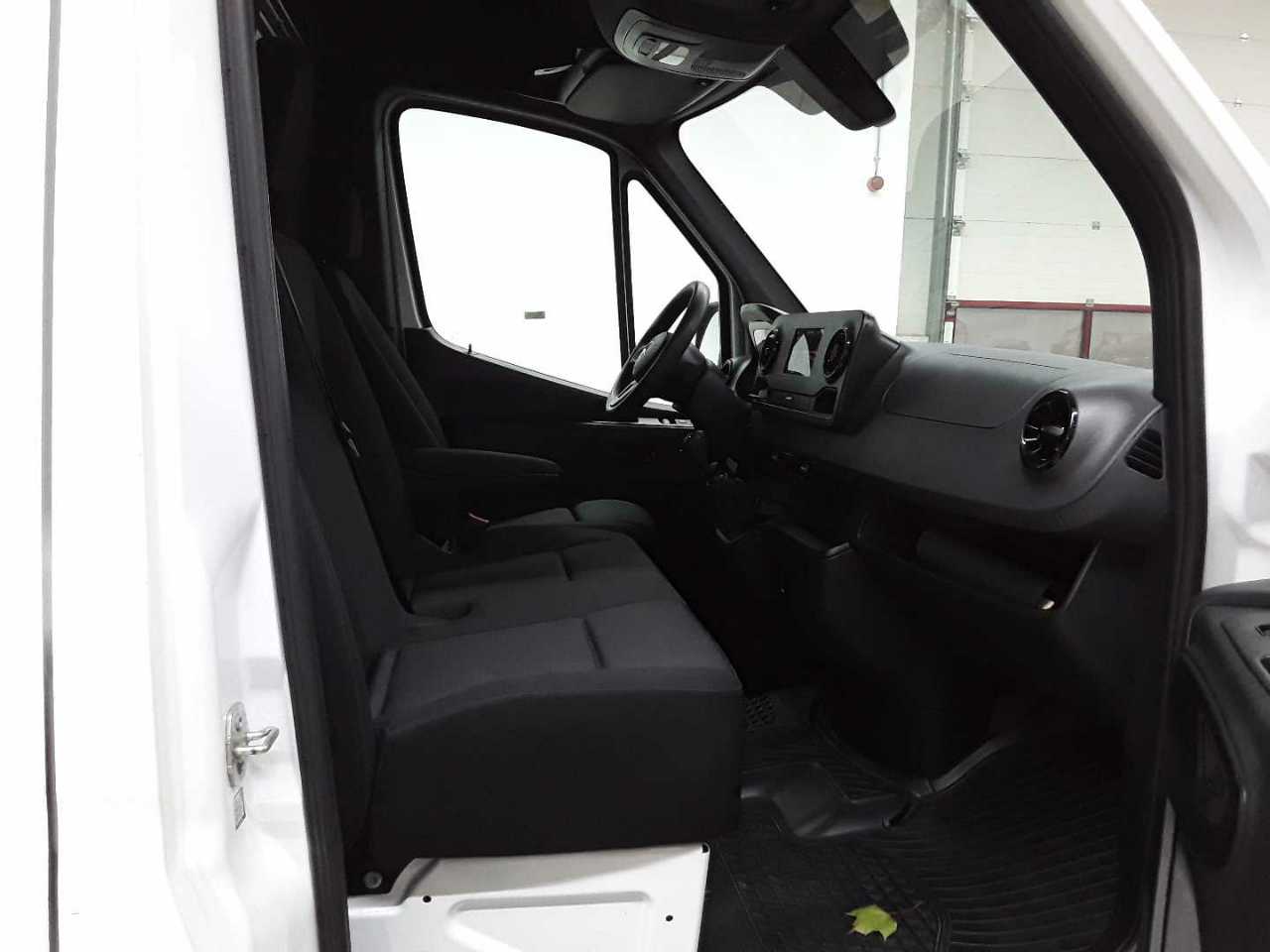 Mercedes-Benz 317 CDI Sprinter Standard HA 8