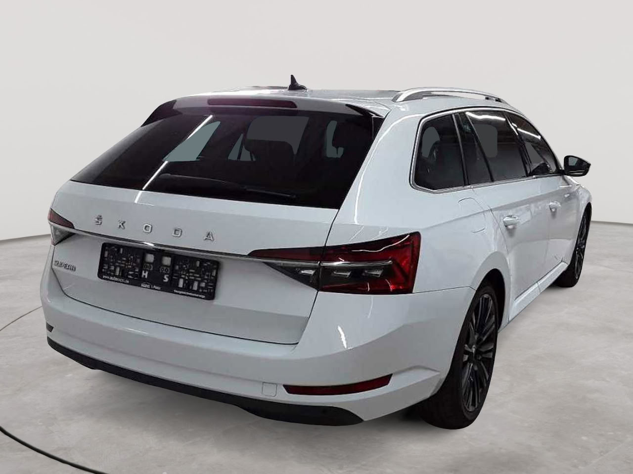 Skoda Superb Combi 2.0 TDI DSG Style 4