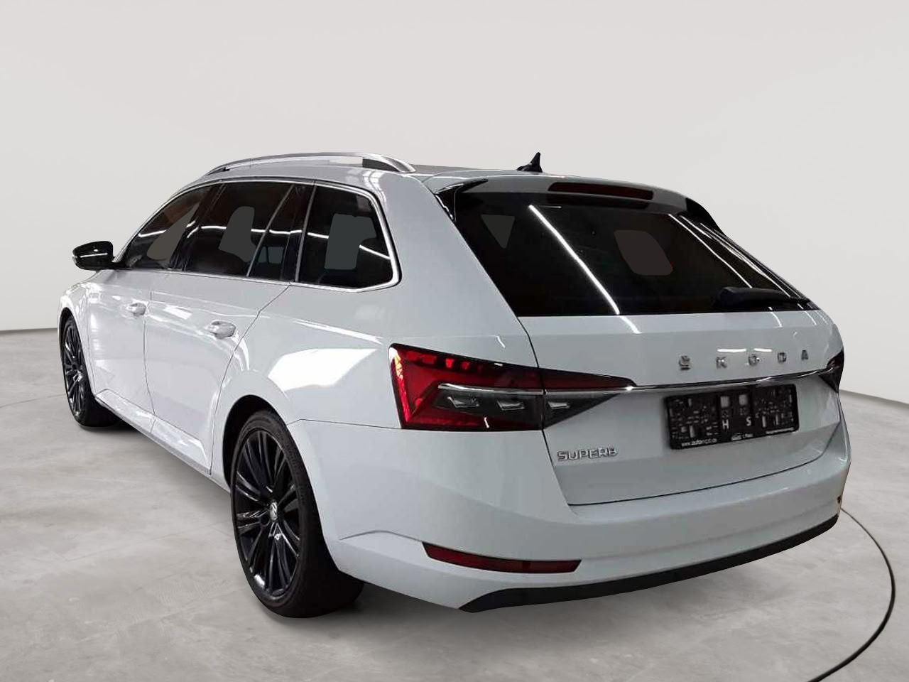 Skoda Superb Combi 2.0 TDI DSG Style 5
