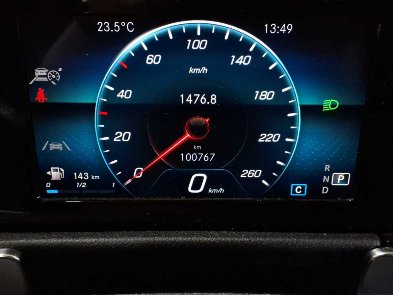 Mercedes-Benz GLB 200 d 4Matic 8G-DCT Style 11