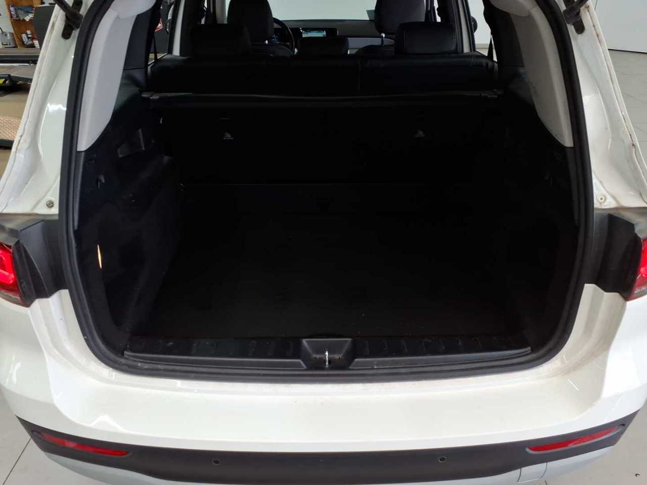 Mercedes-Benz GLB 200 d 4Matic 8G-DCT Style 14
