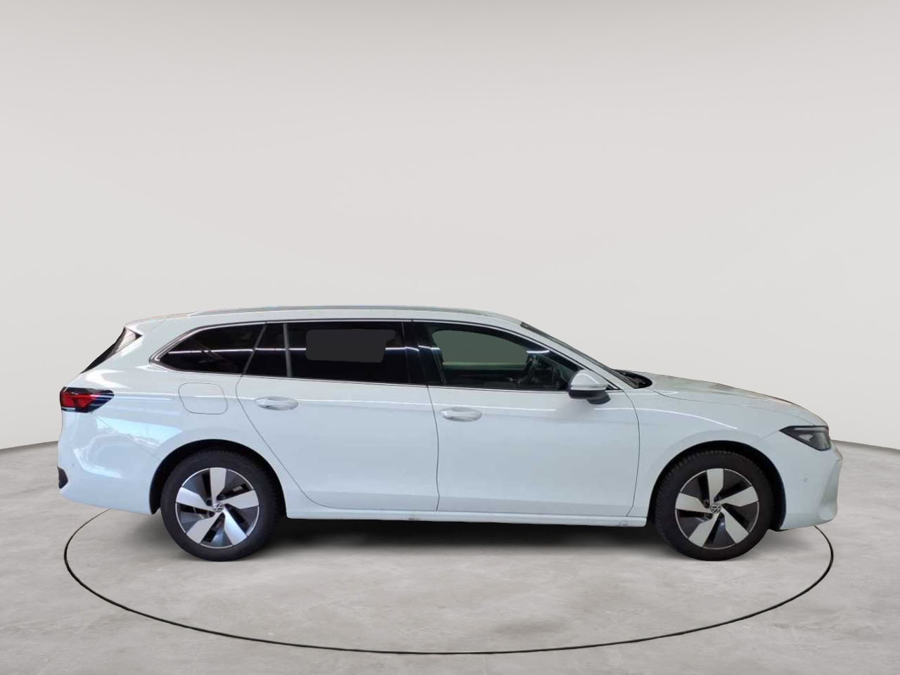 Volkswagen Passat Variant 1.5 e-TSI OPF DSG Business 3