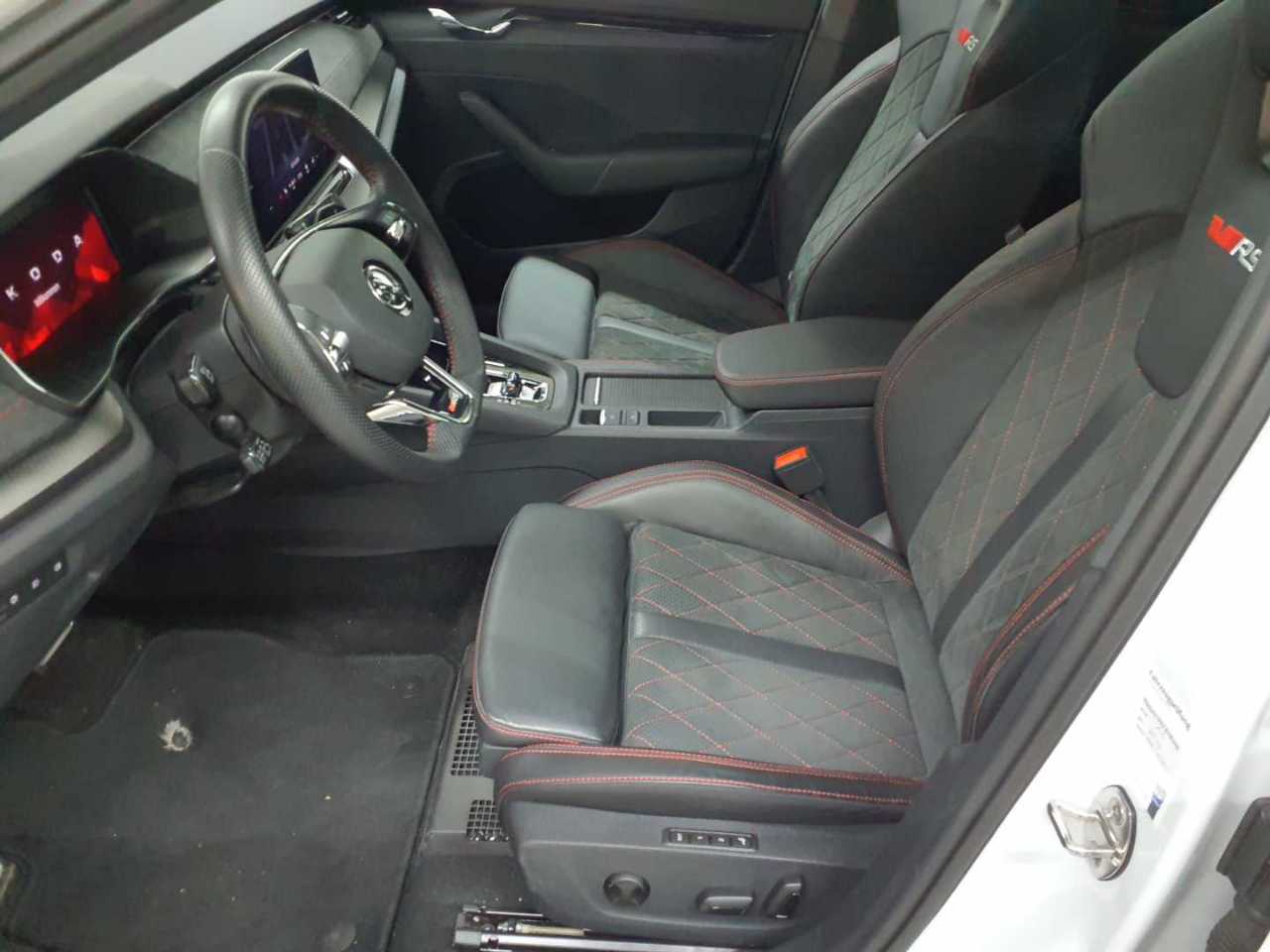 Skoda Octavia Combi 2.0 TSI DSG RS Plus 8