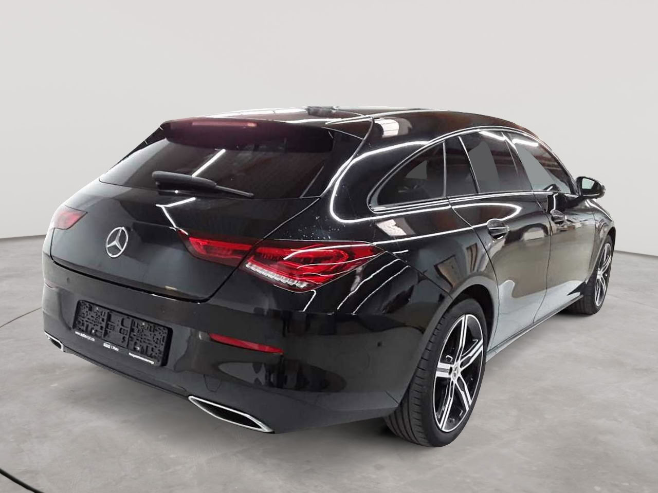 Mercedes-Benz CLA 180 Shooting Brake 7G-DCT Progressive 4