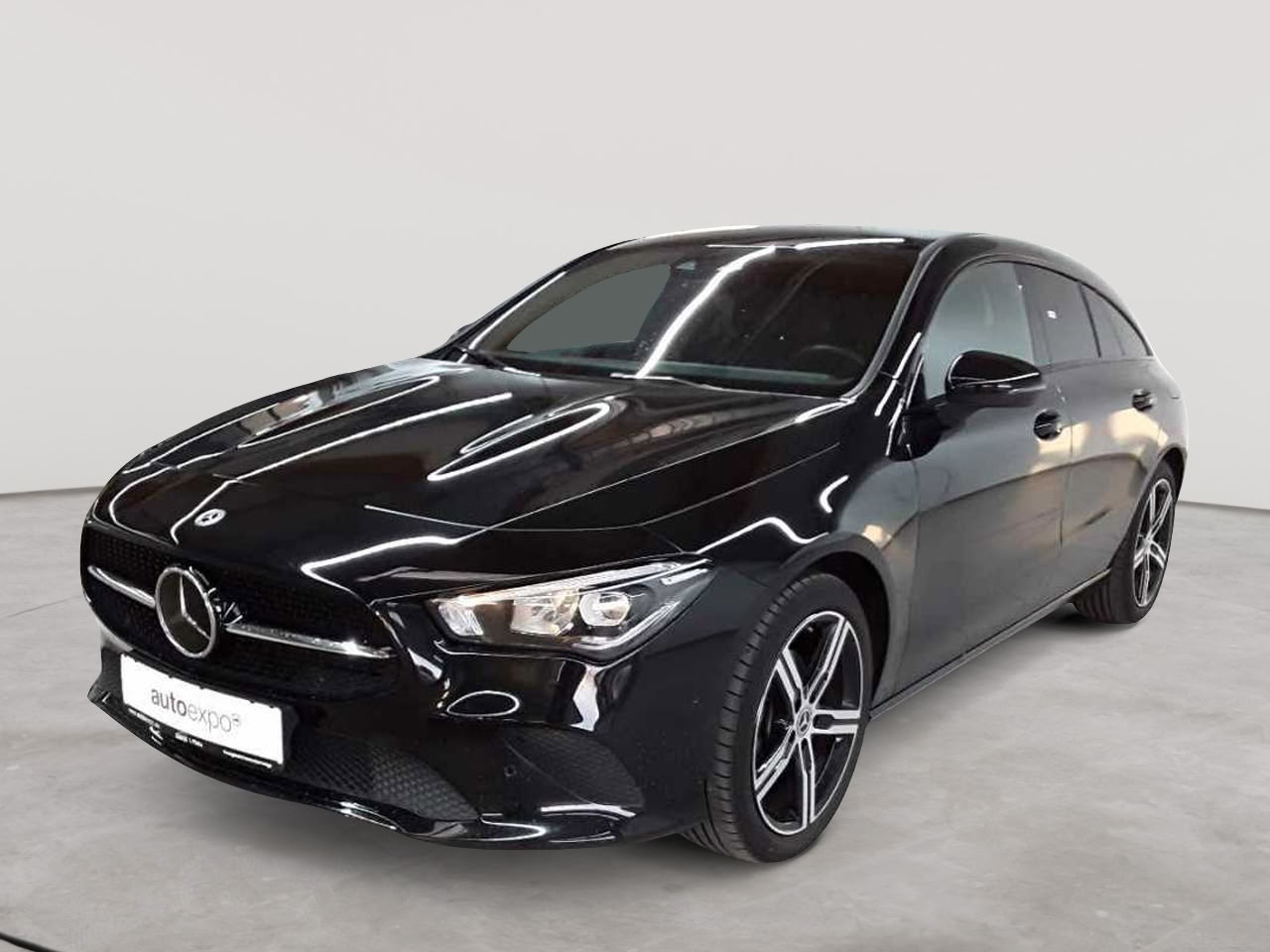 Mercedes-Benz CLA 180 Shooting Brake 7G-DCT Progressive 2