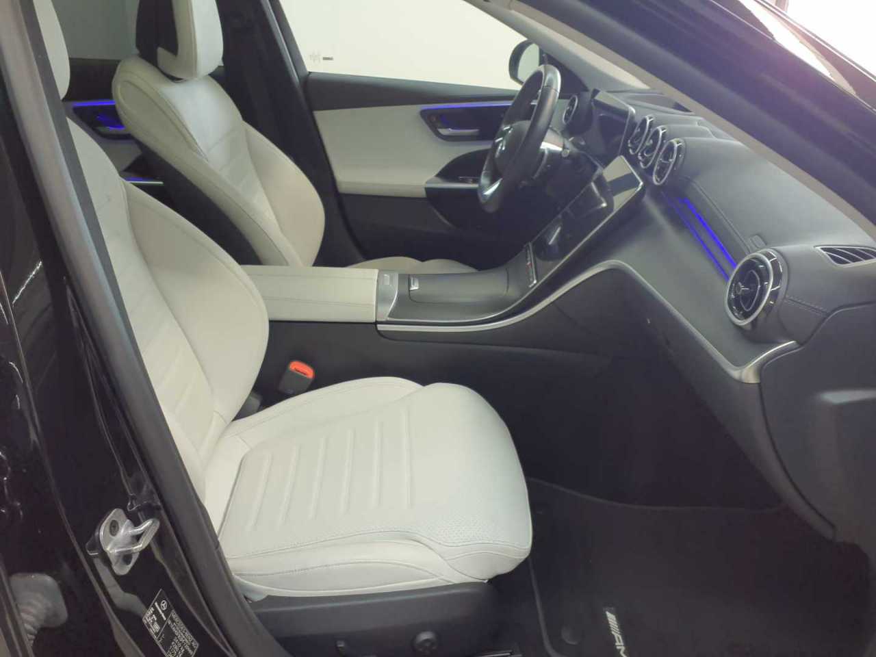 Mercedes-Benz C 220 d 4Matic T 9G-TRONIC AMG Line 7