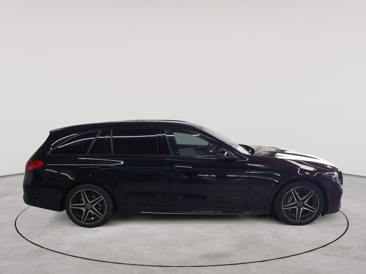 Mercedes-Benz C 220 d 4Matic T 9G-TRONIC AMG Line 3