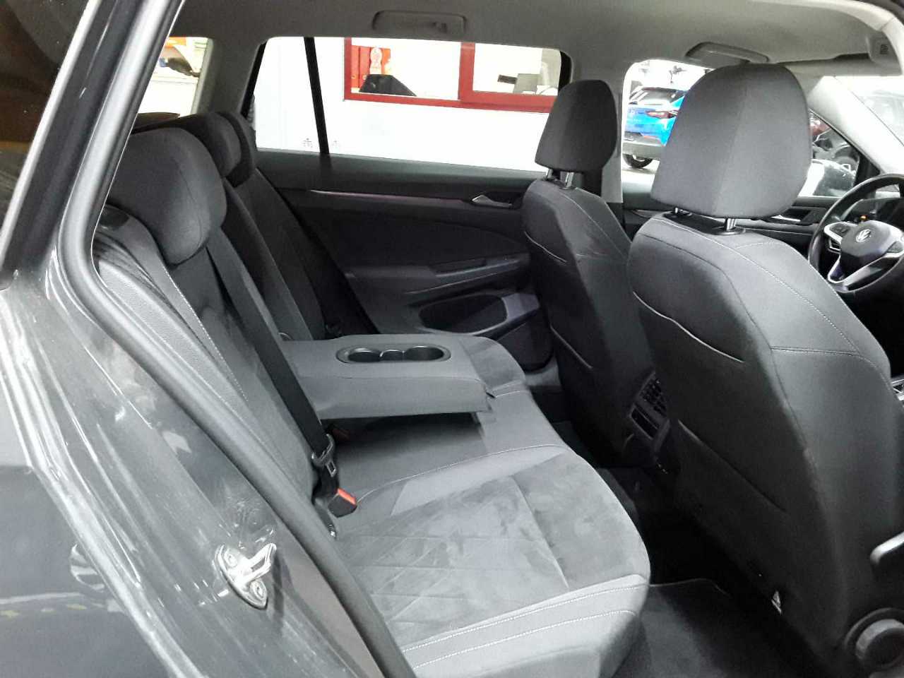 Volkswagen Golf Variant 2.0 TDI SCR DSG Style 14