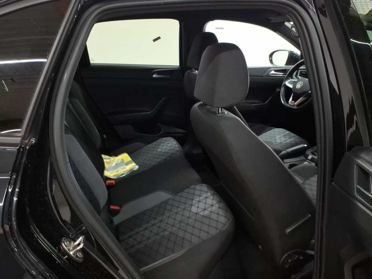Volkswagen Taigo 1.5 TSI OPF DSG R-Line 14