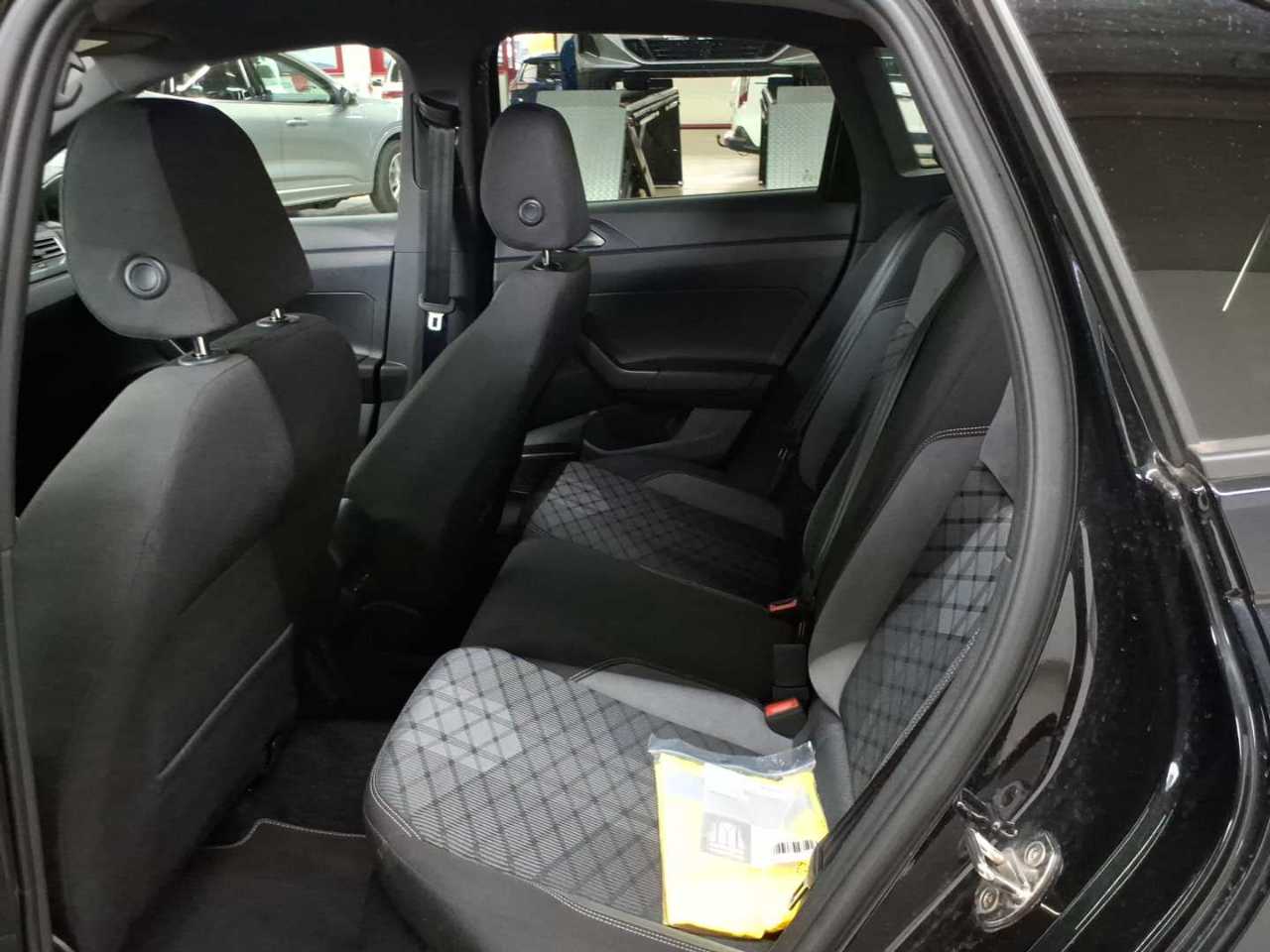 Volkswagen Taigo 1.5 TSI OPF DSG R-Line 13
