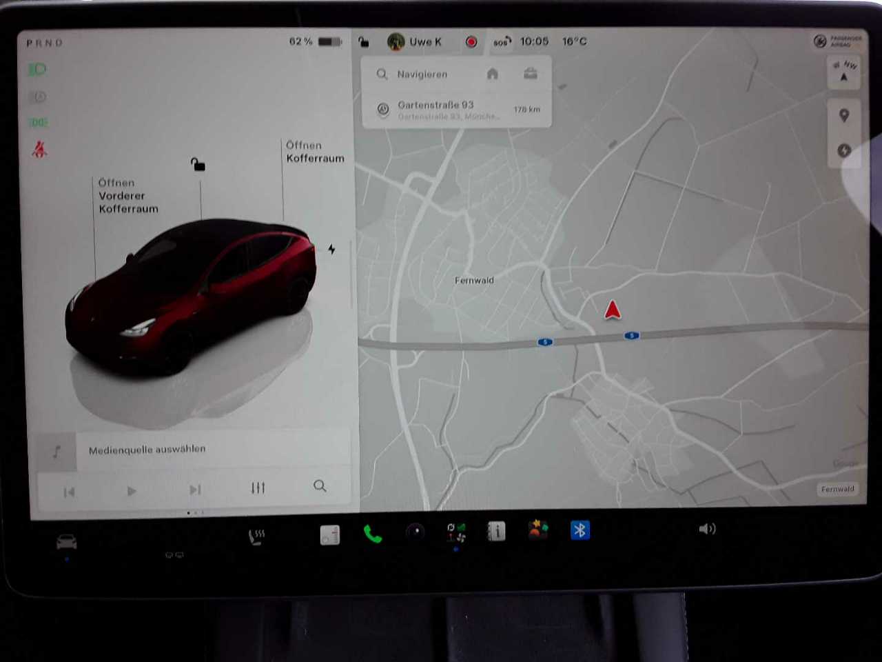 Tesla Model Y Performance Dual Motor AWD 12