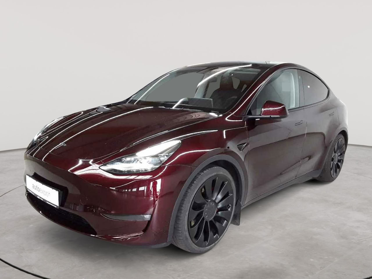 Tesla Model Y Performance Dual Motor AWD 2