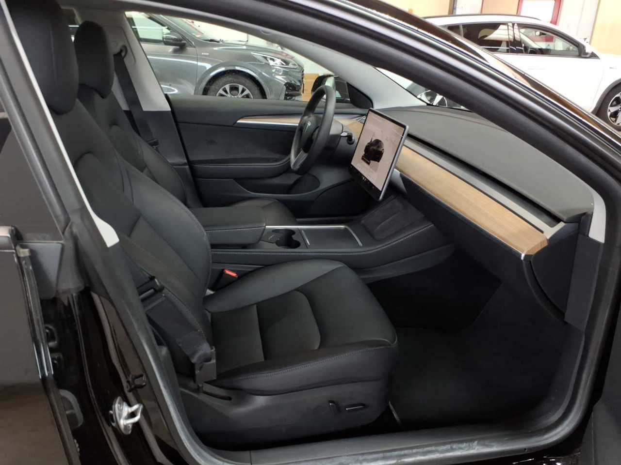 Tesla Model 3 RWD Hinterradantrieb 8