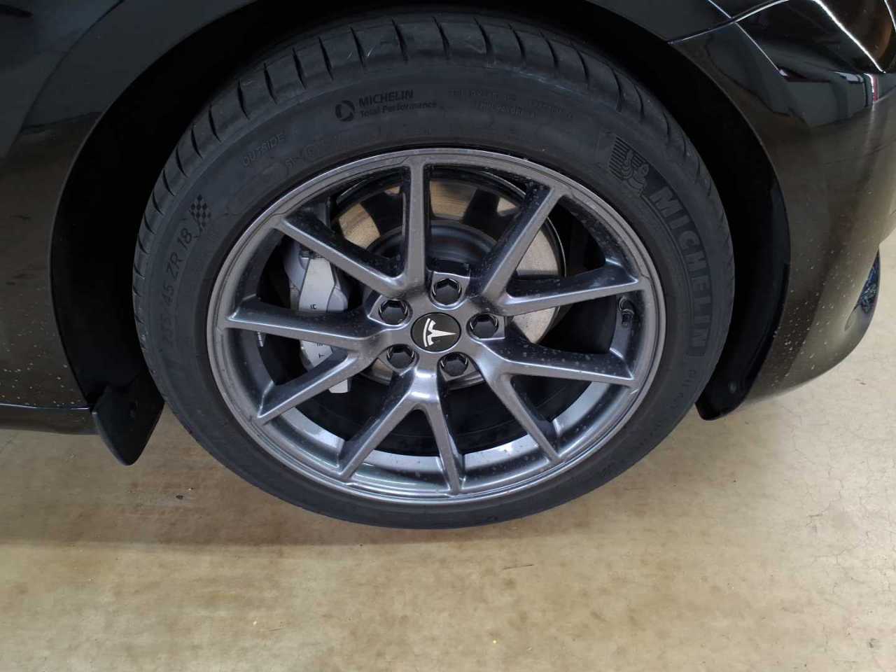 Tesla Model 3 RWD Hinterradantrieb 17