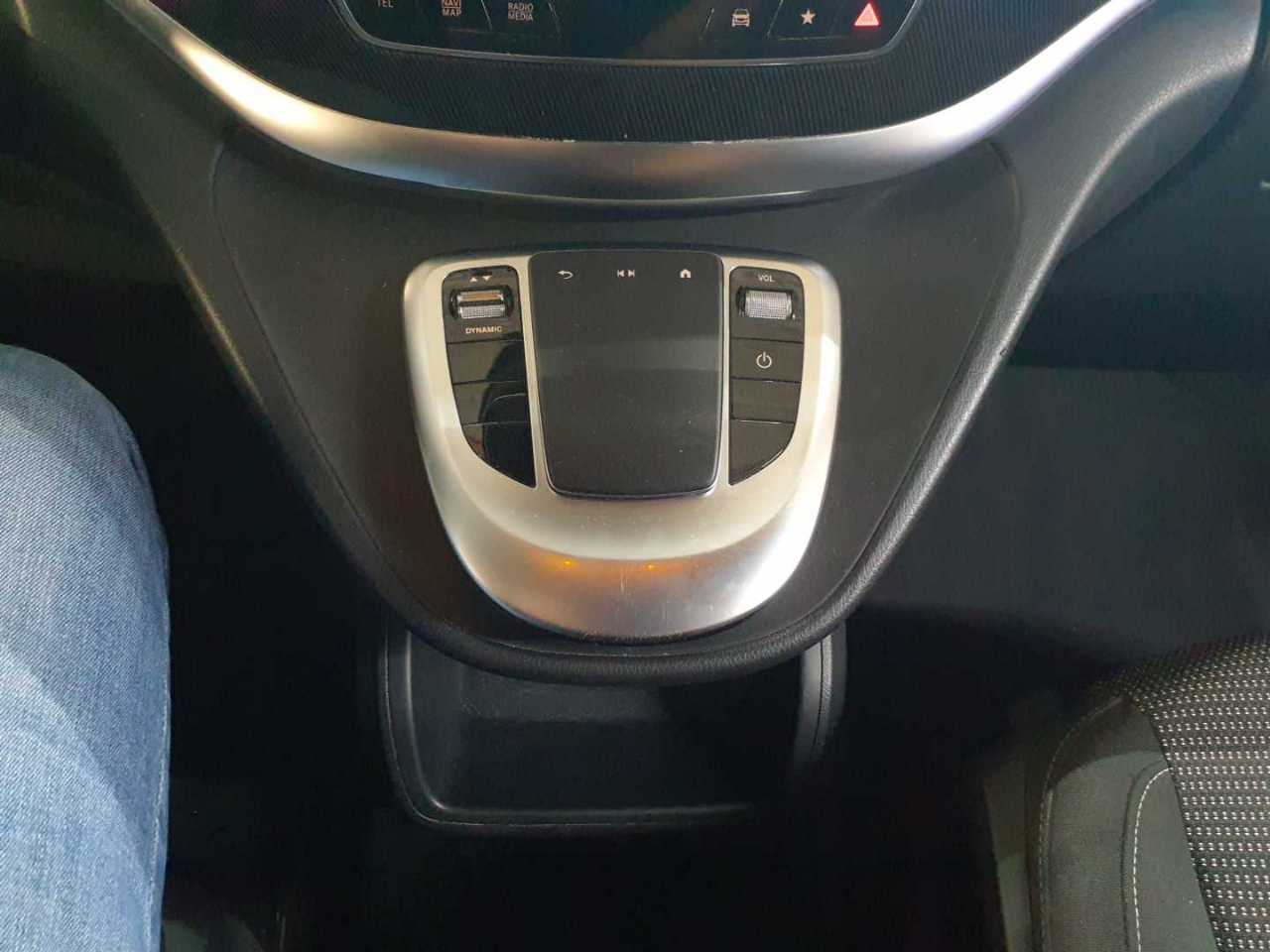Mercedes-Benz EQV 300 lang 10