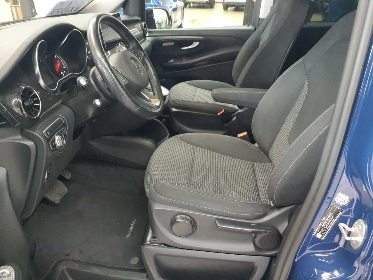 Mercedes-Benz EQV 300 lang 7