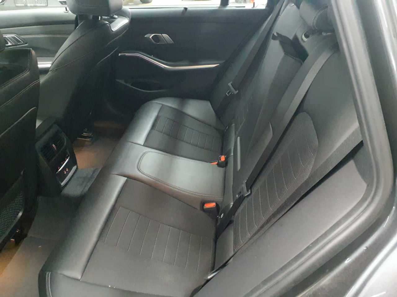 BMW 320d Touring xDrive Aut. Sport Line 13