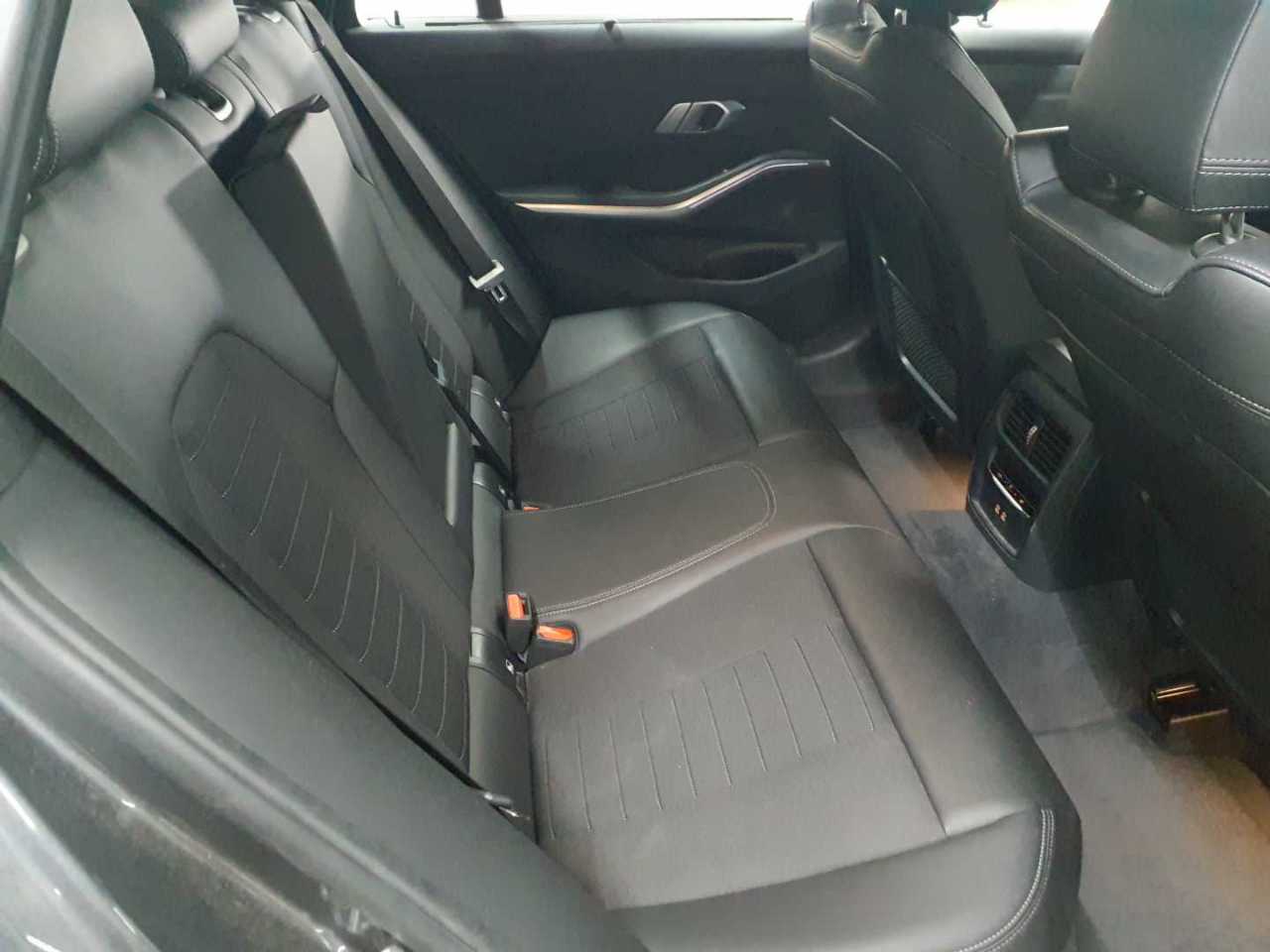 BMW 320d Touring xDrive Aut. Sport Line 14