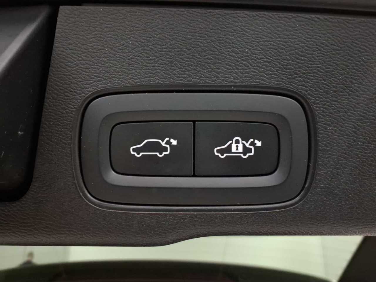 Volvo XC60 T6 AWD Recharge Geartronic Inscription Expression 16