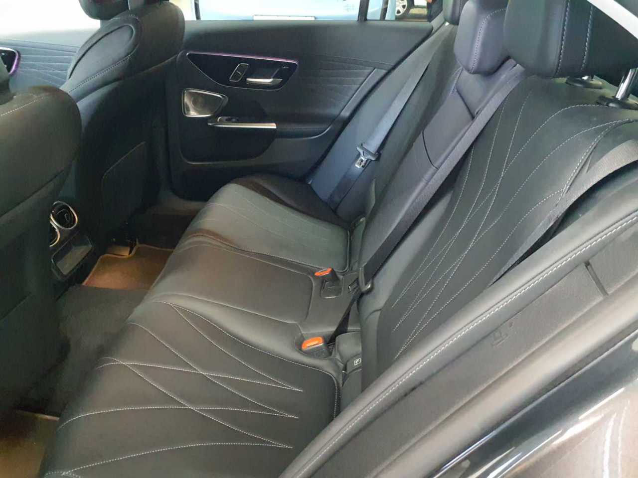 Mercedes-Benz C 300 d 9G-TRONIC AMG Line 13