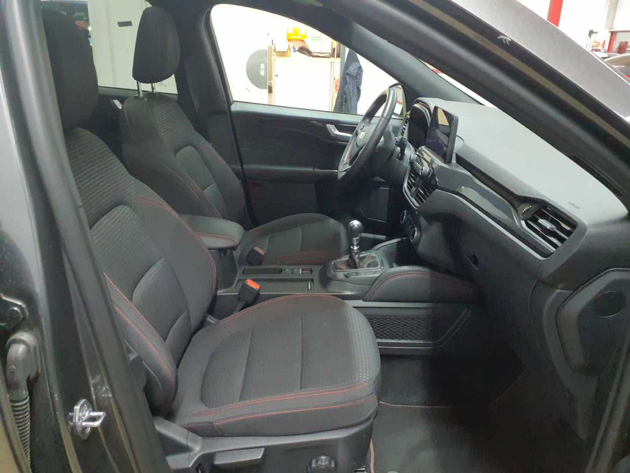 Ford Kuga 2.0 EcoBlue Hybrid ST-LINE 7