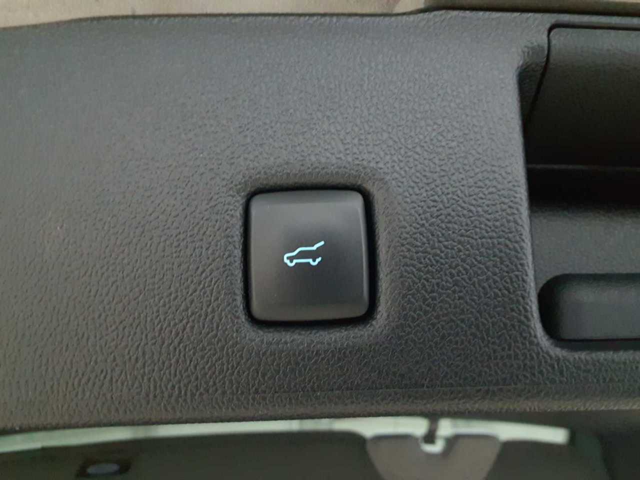 Ford Kuga 2.0 EcoBlue Hybrid ST-LINE 19