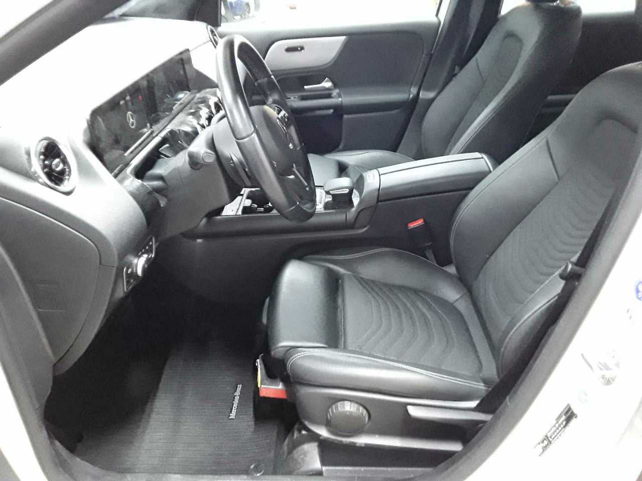 Mercedes-Benz GLA 200 7G-DCT Style 7