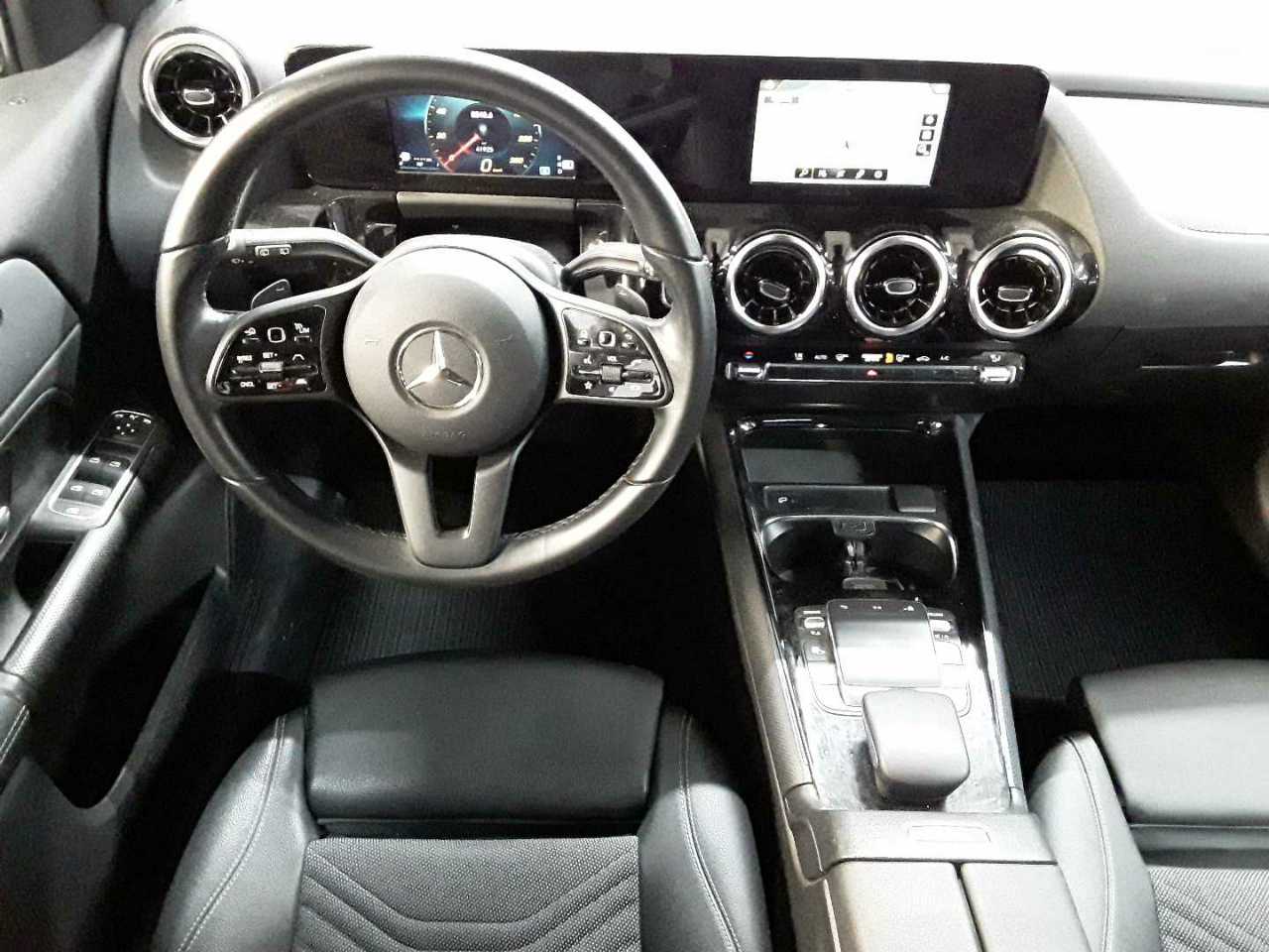 Mercedes-Benz GLA 200 7G-DCT Style 10