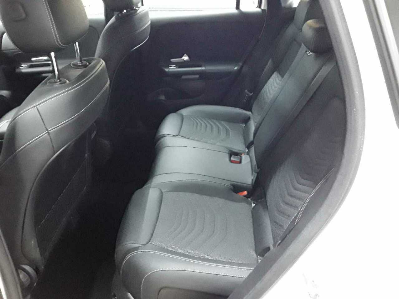 Mercedes-Benz GLA 200 7G-DCT Style 13