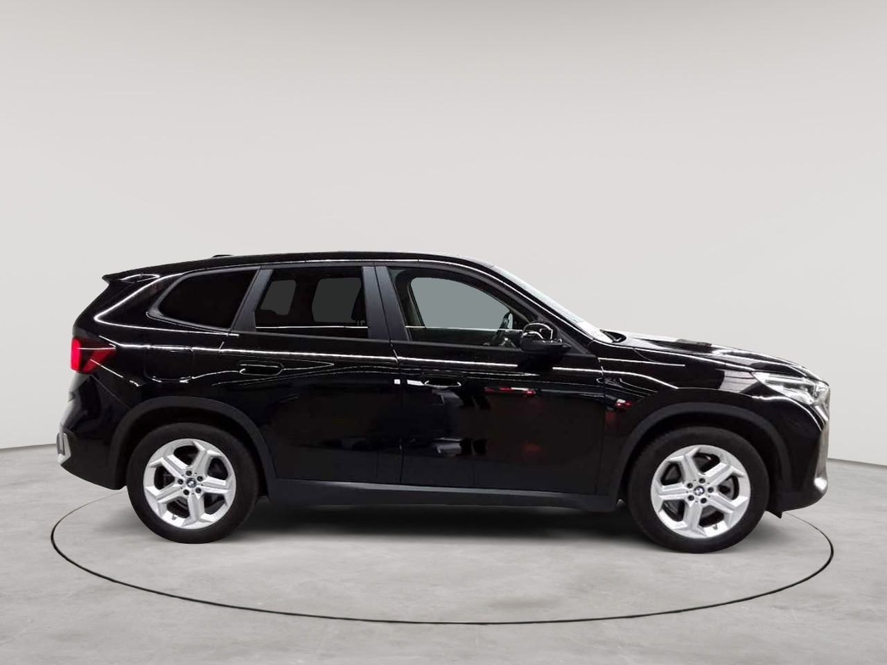 BMW iX1 xDrive30 3