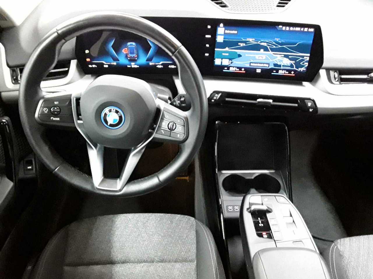 BMW iX1 xDrive30 10