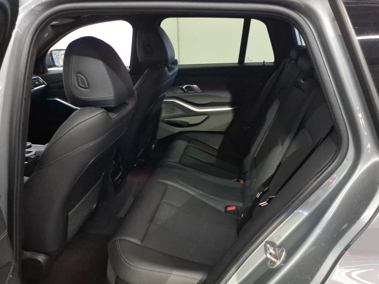 BMW 318d Touring Aut. 13