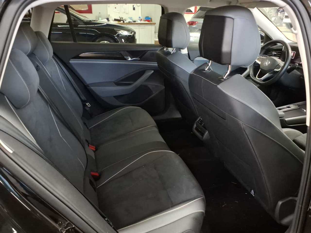 Volkswagen Passat Variant 1.5 e-TSI OPF DSG Business 14