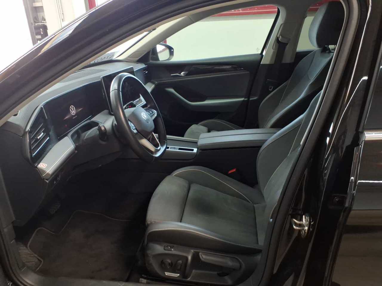 Volkswagen Passat Variant 1.5 e-TSI OPF DSG Business 7