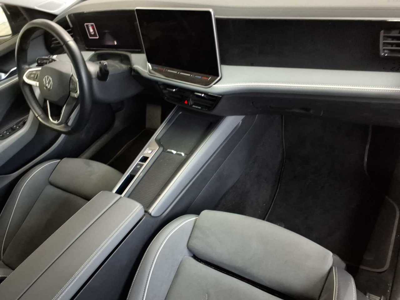 Volkswagen Passat Variant 1.5 e-TSI OPF DSG Business 9
