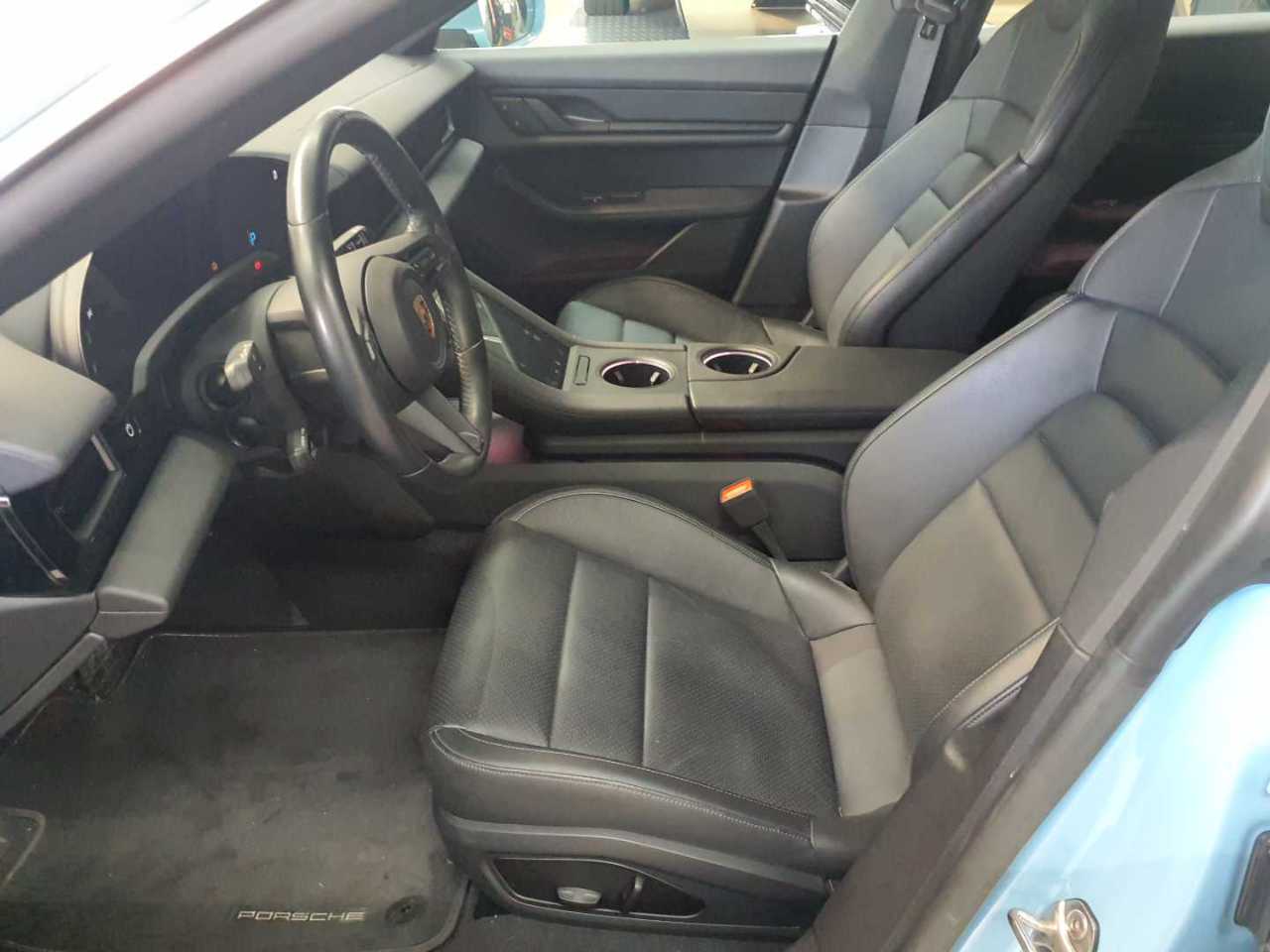 Porsche Taycan 8