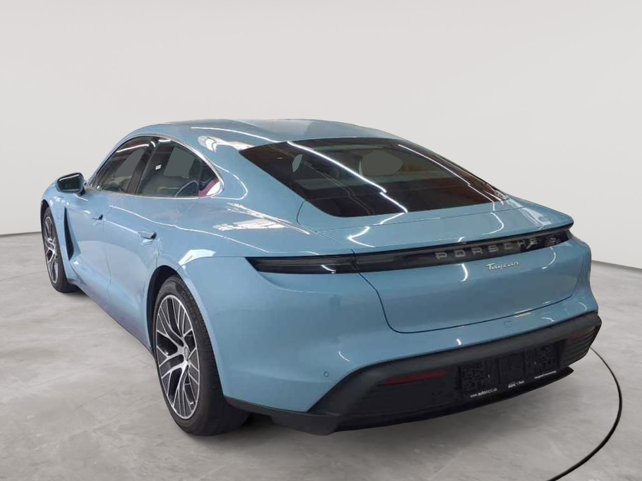 Porsche Taycan 5