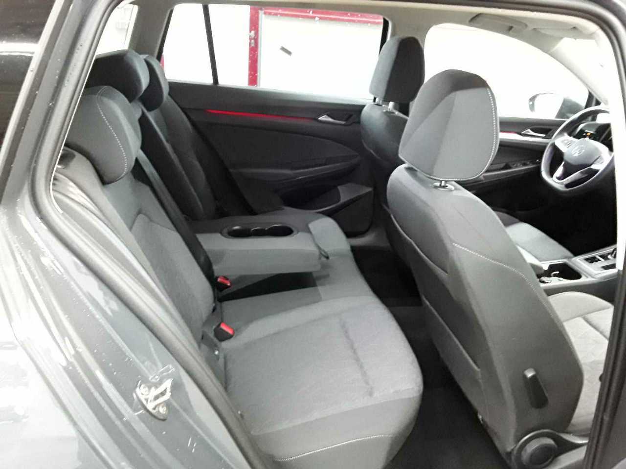 Volkswagen Golf Variant 1.5 eTSI OPF DSG Life 14