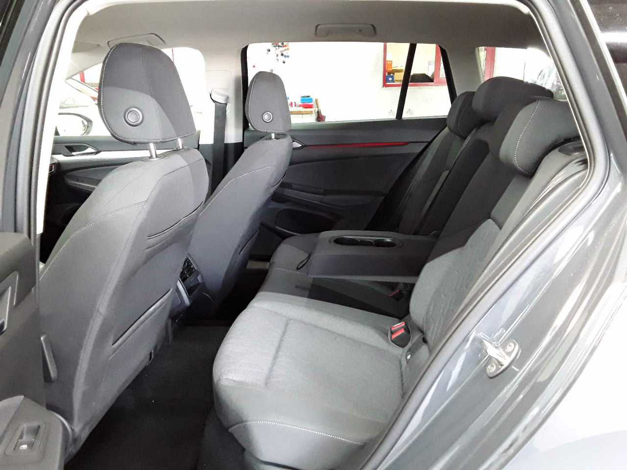 Volkswagen Golf Variant 1.5 eTSI OPF DSG Life 13