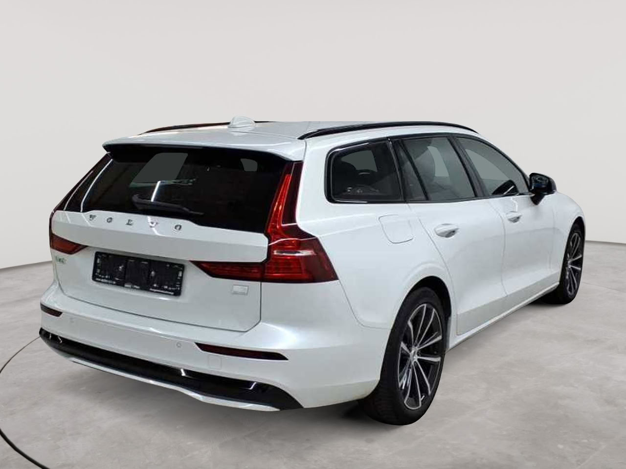 Volvo V60 T6 AWD Recharge Plus Dark 4
