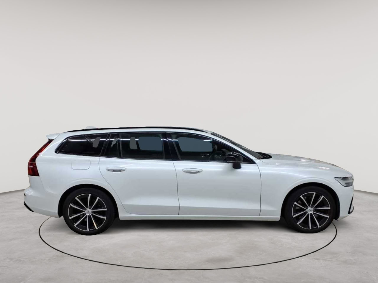 Volvo V60 T6 AWD Recharge Plus Dark 3