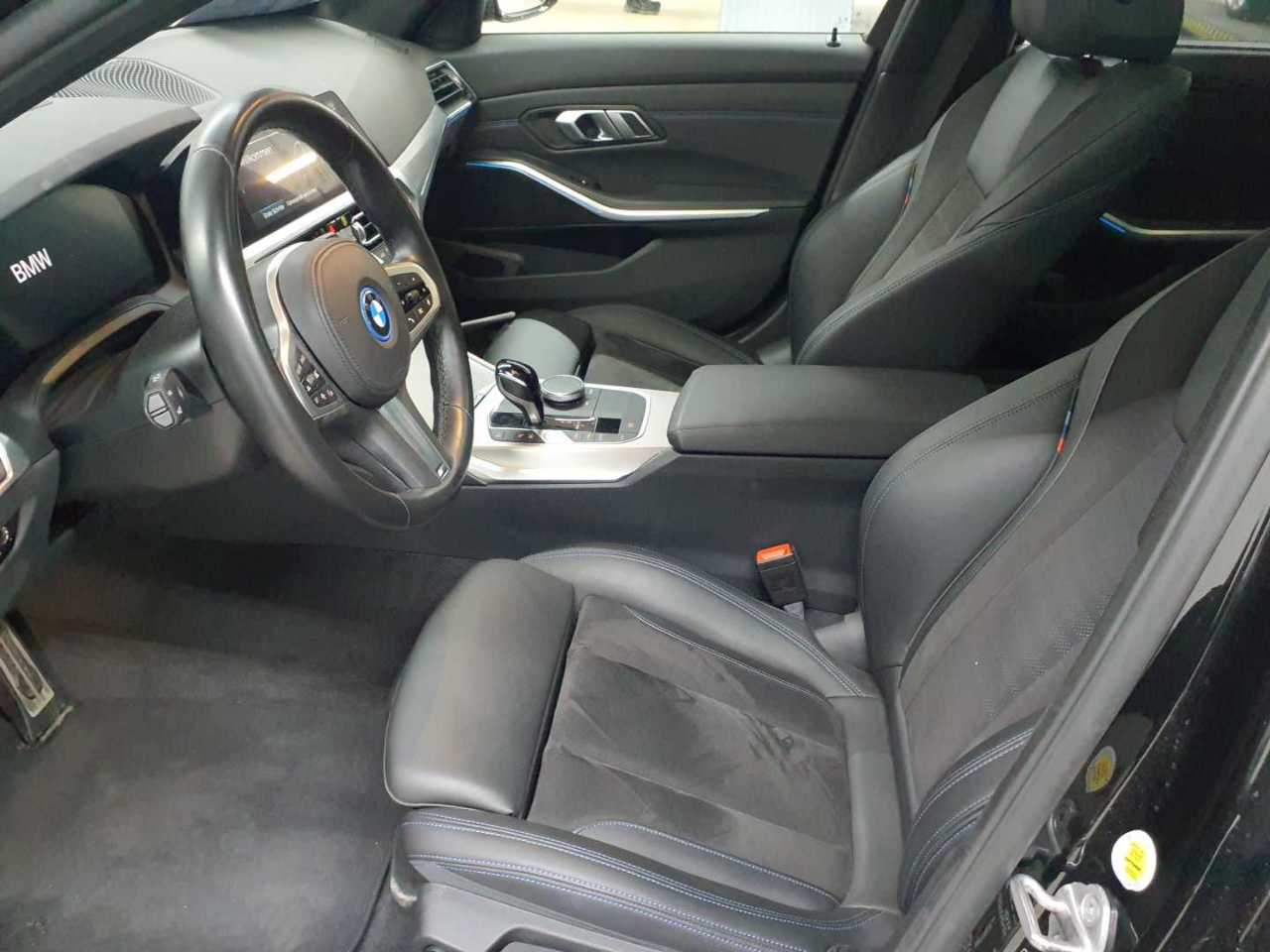 BMW 330e Touring xDrive Aut. M Sport 7