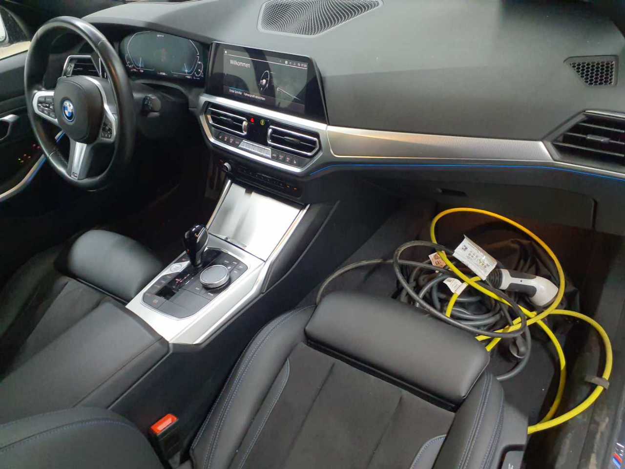 BMW 330e Touring xDrive Aut. M Sport 9