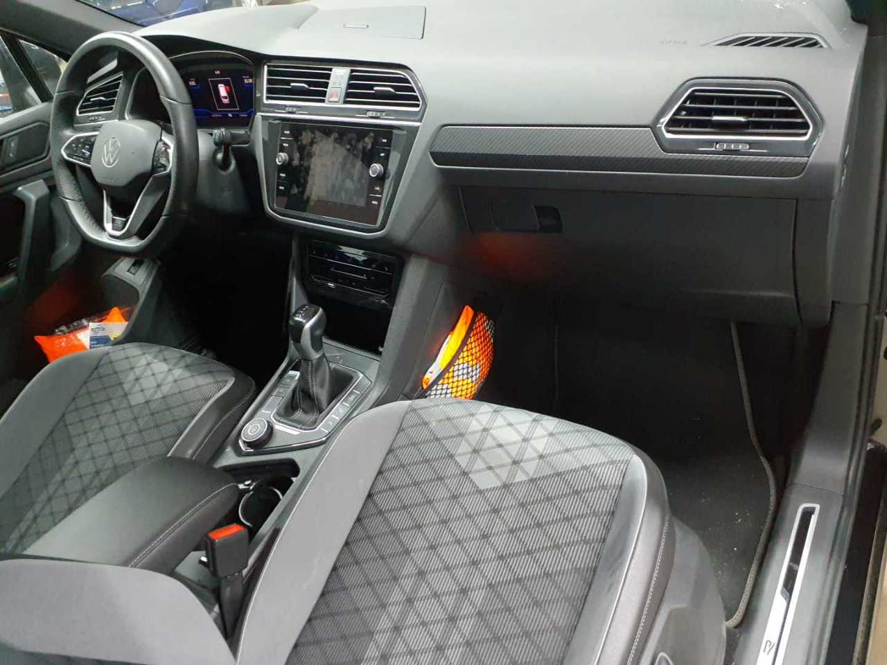 Volkswagen Tiguan 2.0 TDI SCR 4MOTION DSG R-Line 9