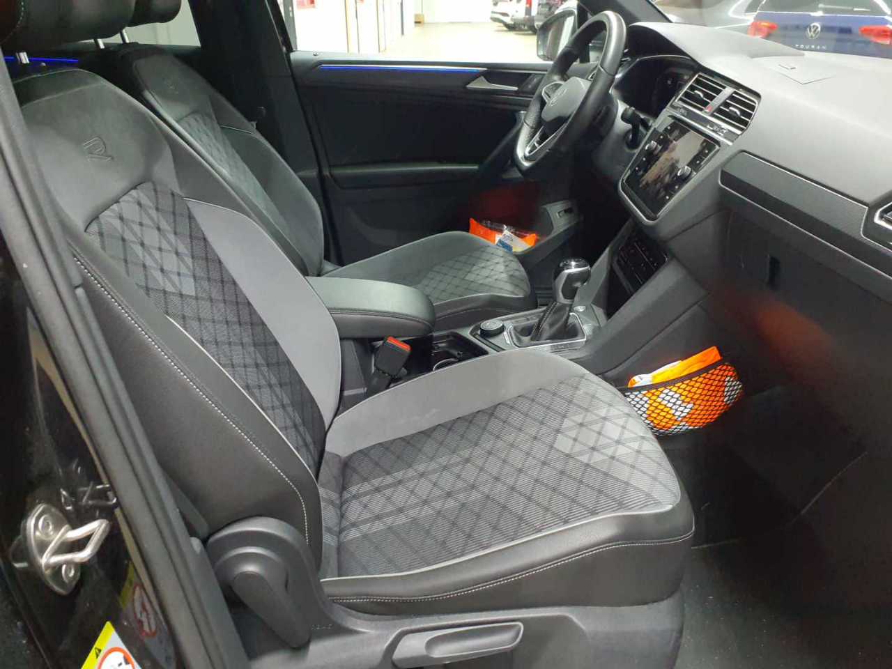 Volkswagen Tiguan 2.0 TDI SCR 4MOTION DSG R-Line 8