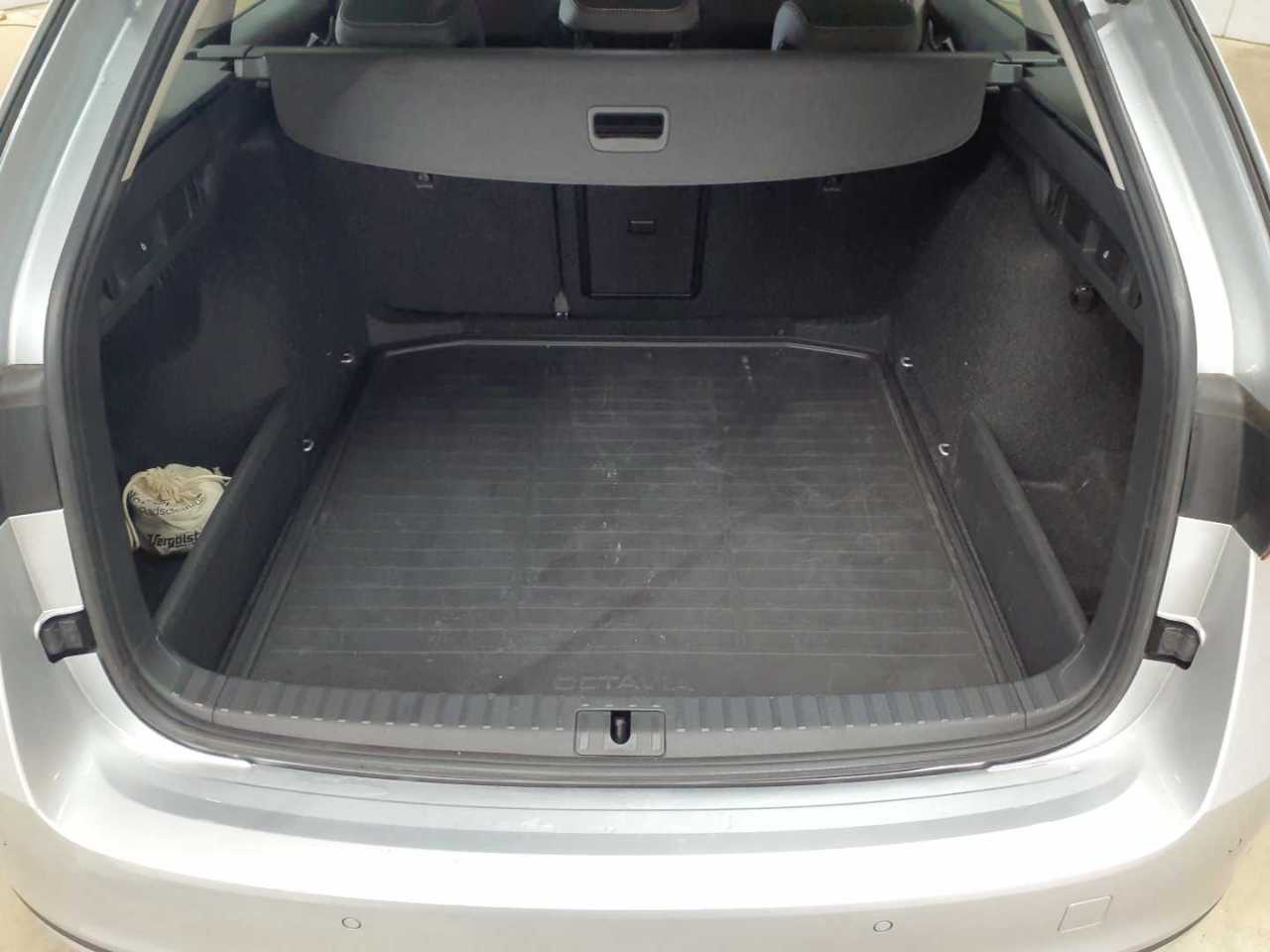 Skoda Octavia Combi 2.0 TDI DSG Selection 15