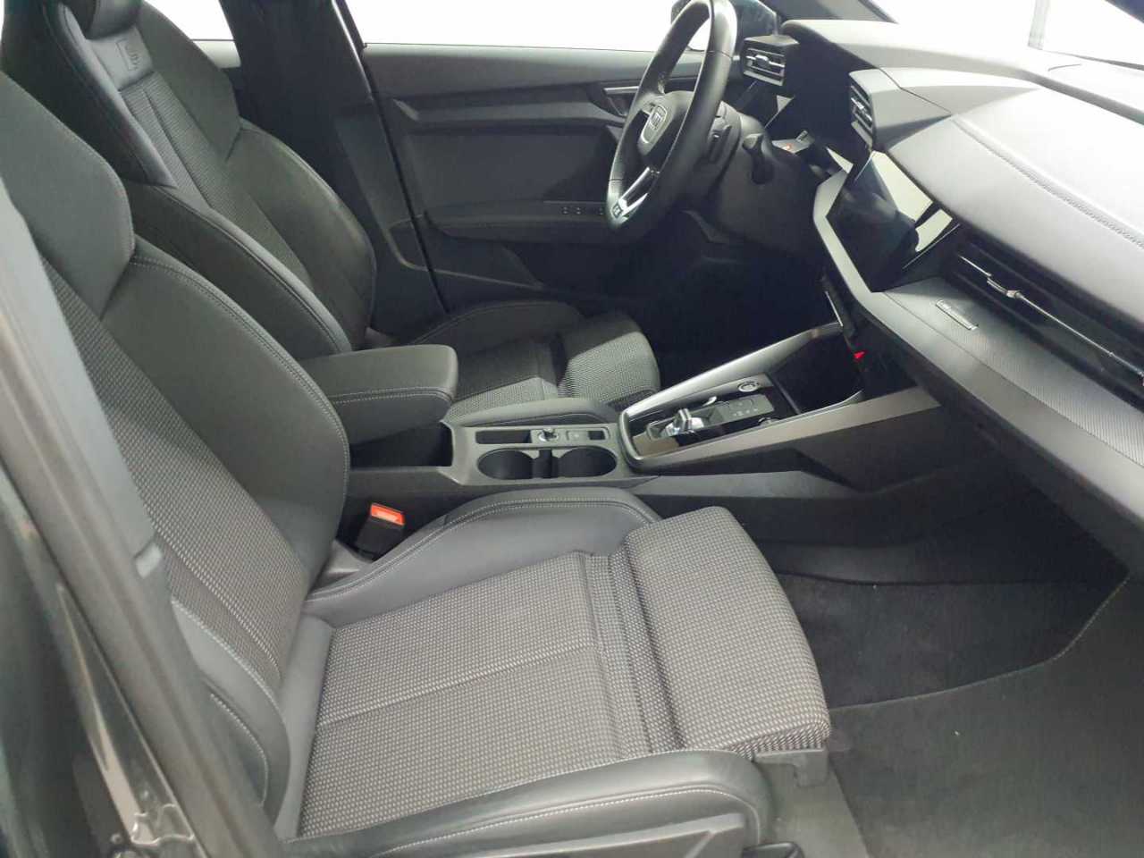 Audi A3 35 TFSI Sportback S tronic S line 8