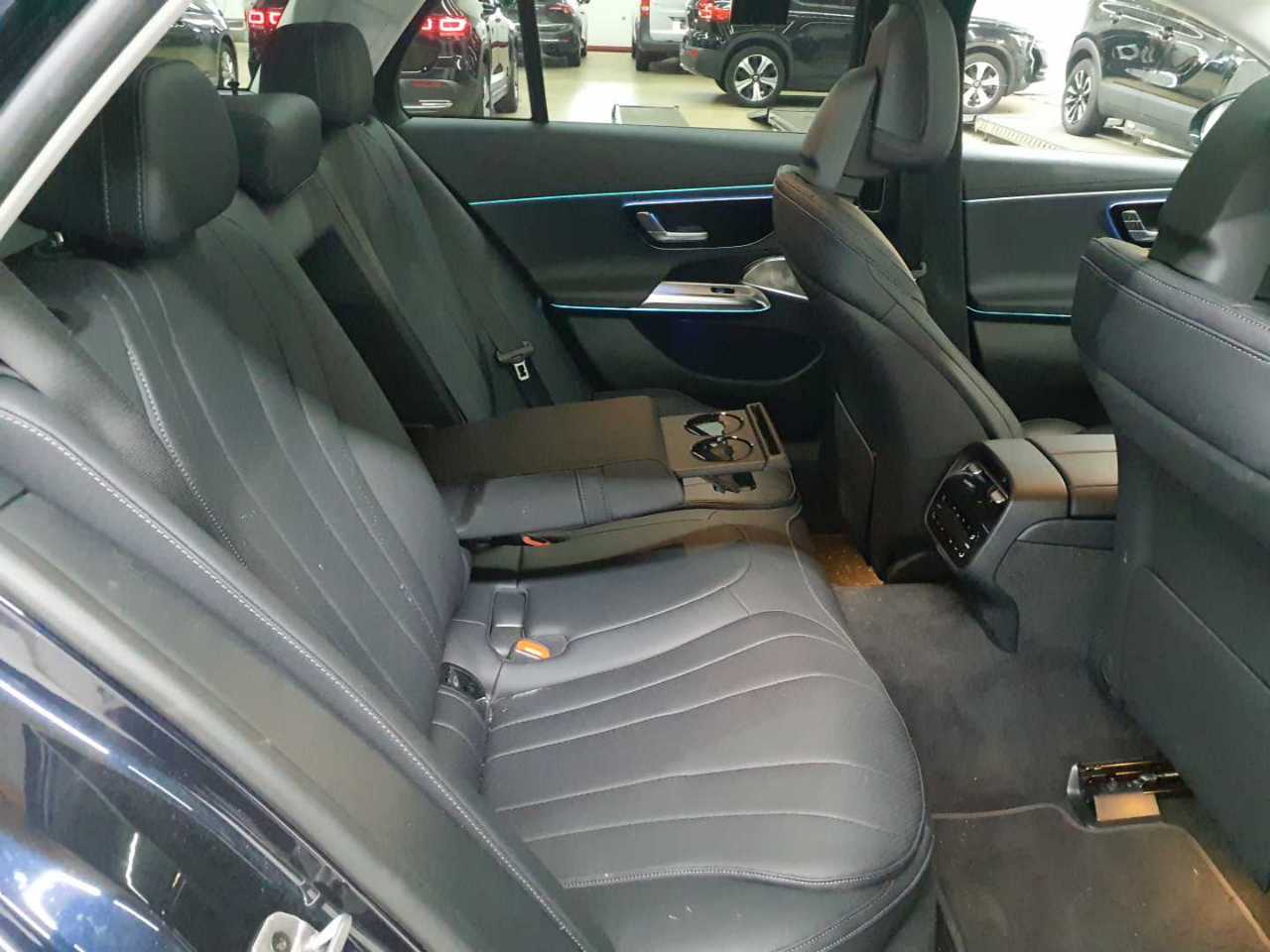 Mercedes-Benz E 450 d T 4Matic All-Terrain 9G-TRONIC 13